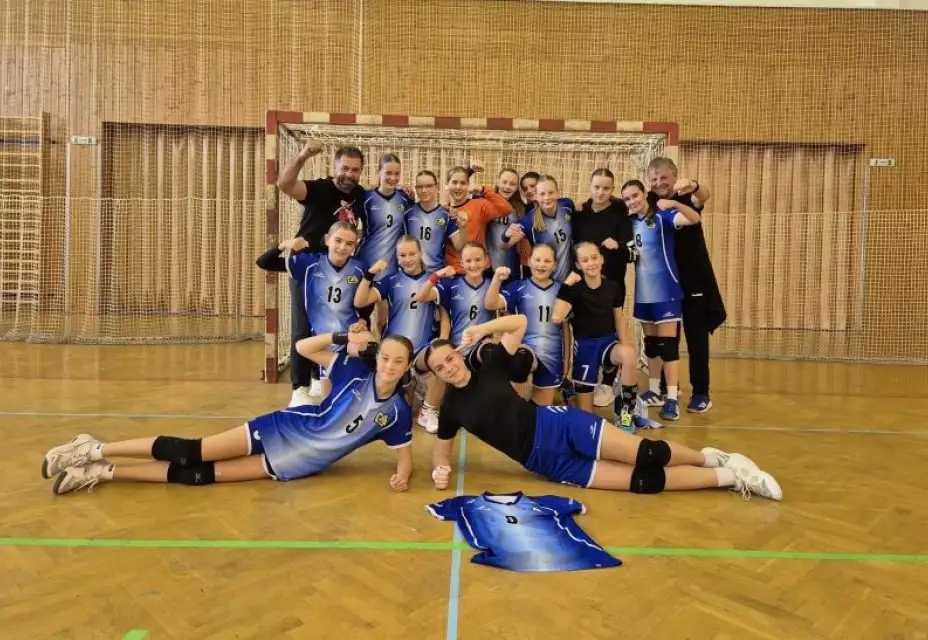 Starší žačky vybojovaly čtyři body