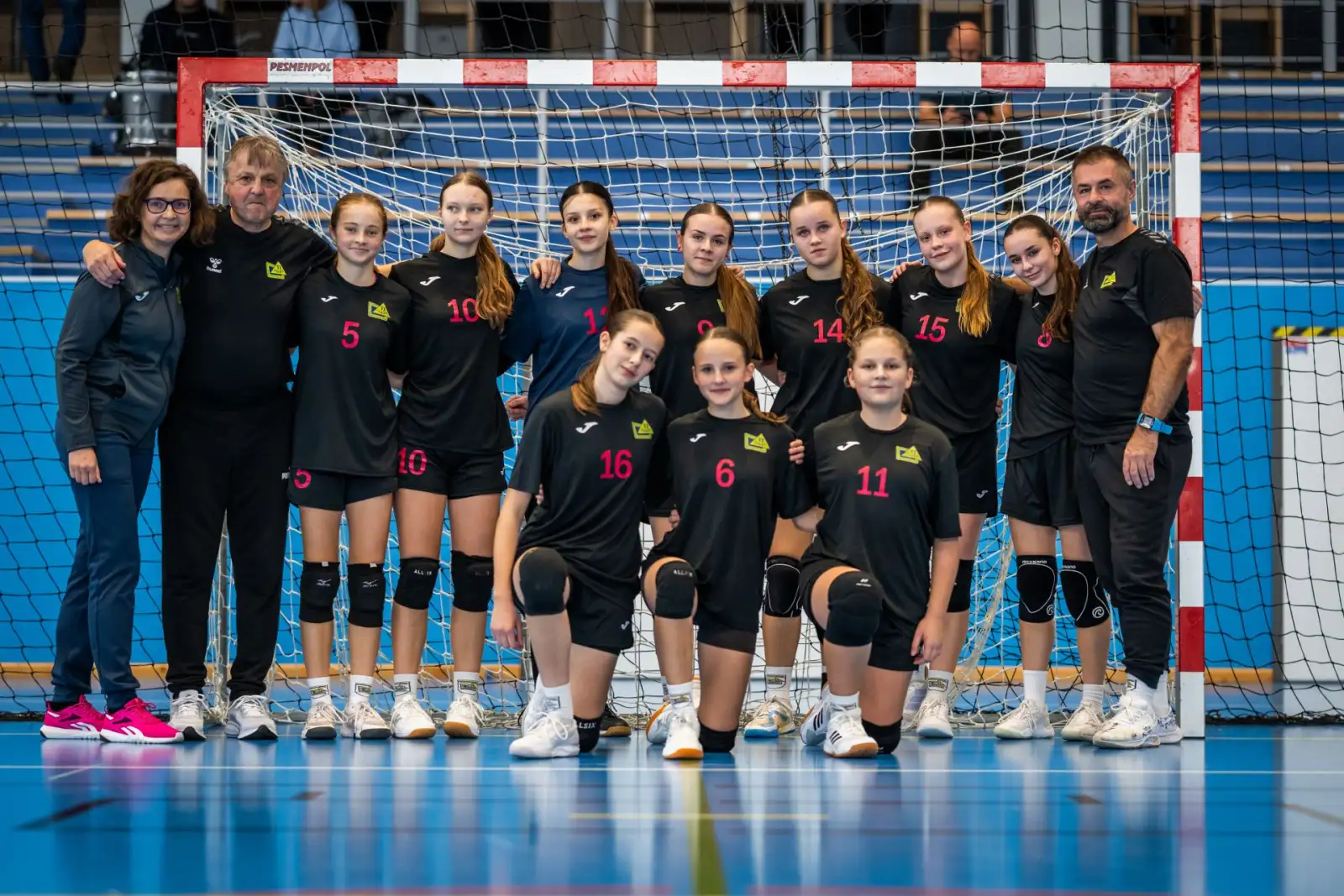 Fotogalerie ze zápasu TJ Jiskra Otrokovice - TJ Cement Hranice 28:24