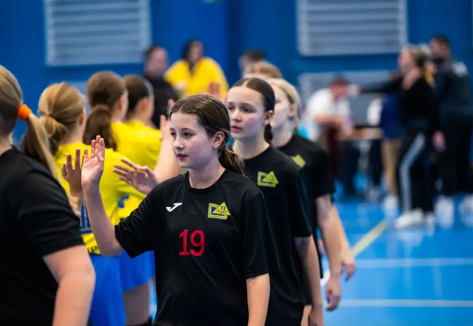 Fotogalerie ze zápasu mladších žaček TJ Jiskra Otrokovice-HC Zlín B 12:24 dne 14.12.2025